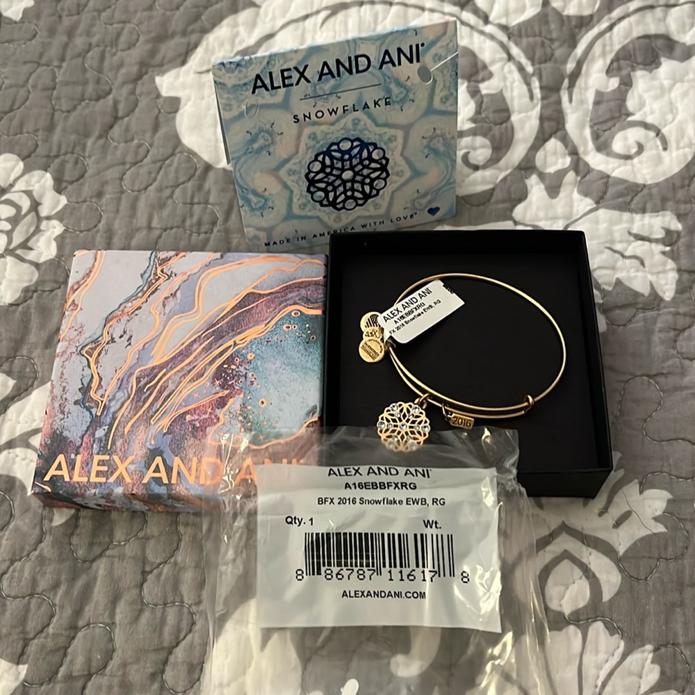 NWT Alex and Ani 2016 Snowflake with crystals bracelet